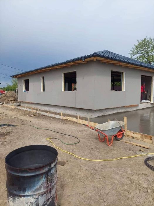 Vand garduri și porți