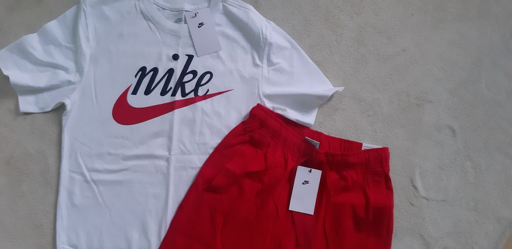 Nike оригинален, нов комплект, XS