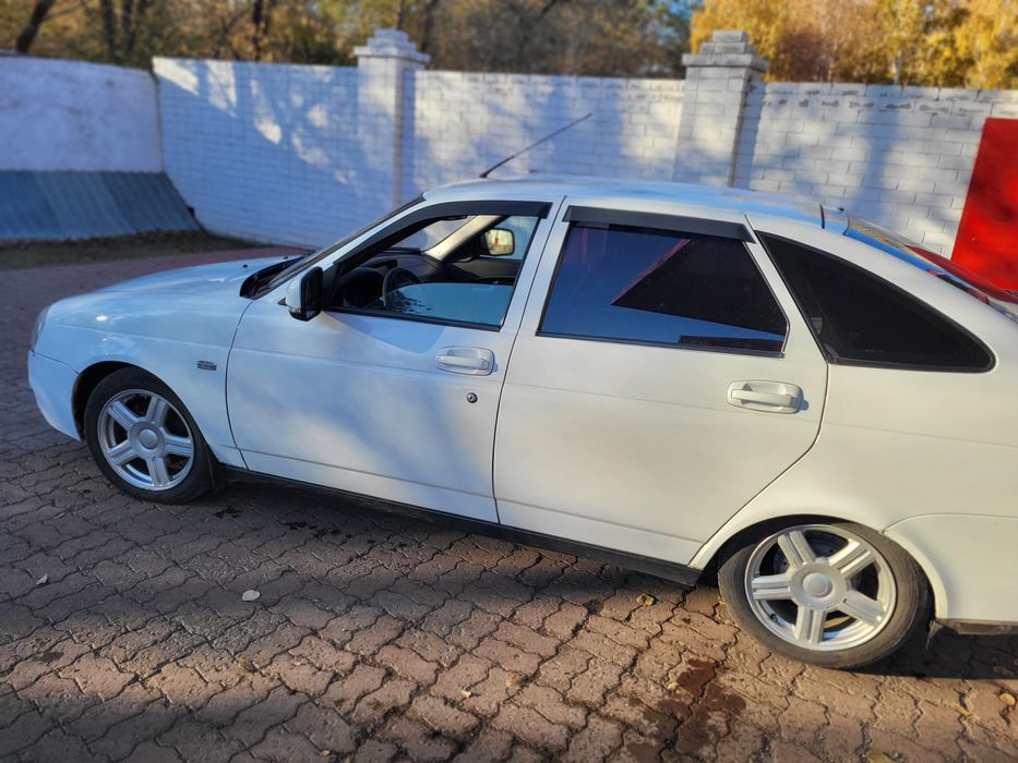 Продам приору  2 люкс без вложений