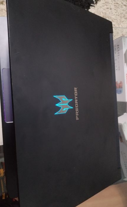 Laptop acer predator triton 500 cu geanta transport acer predator