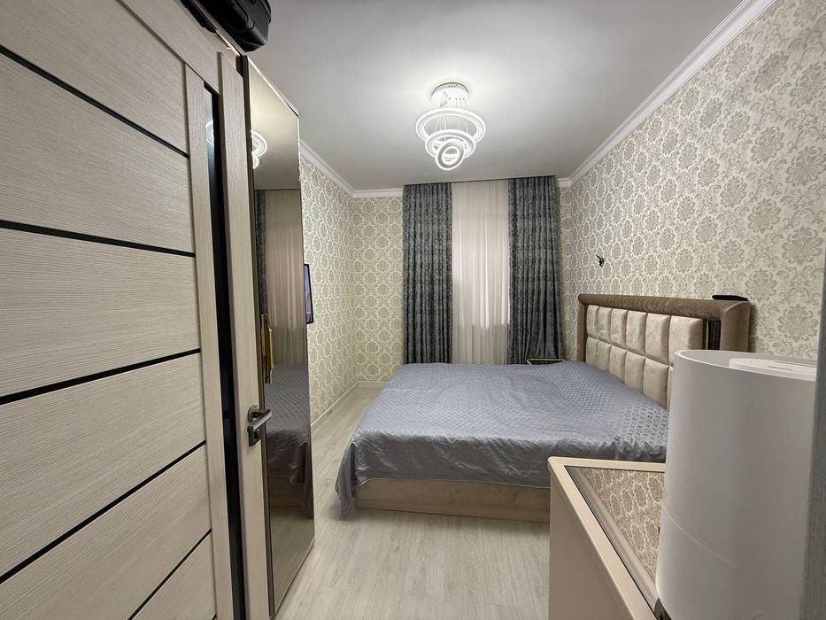 Kvartira sotiladi Novostroyka chilonzor kirpichniy dom 2/6/7/  72m²