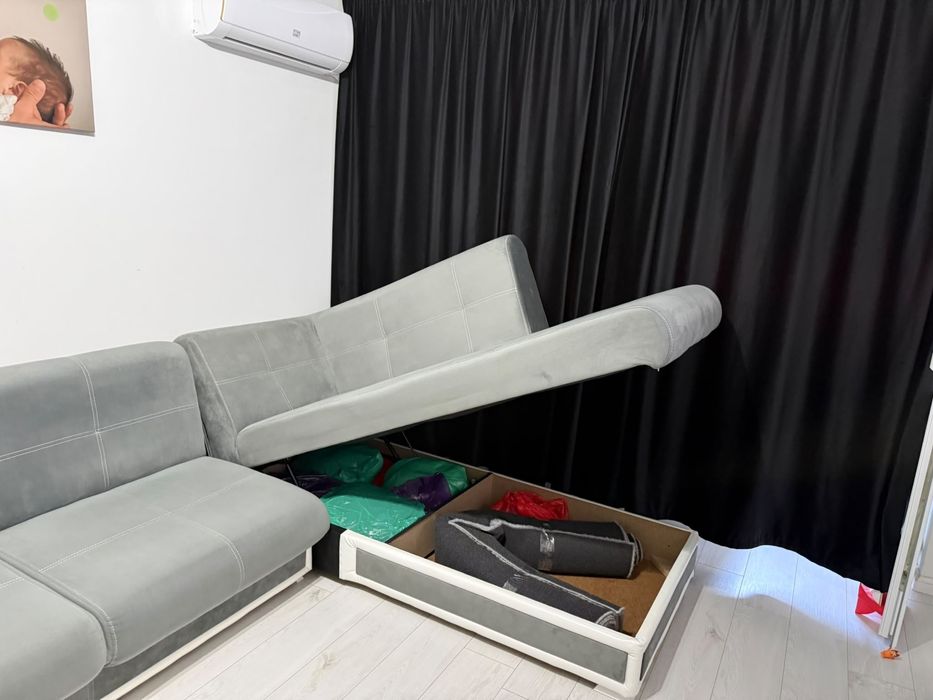 Vand coltar imitatie alcantara si piele alba