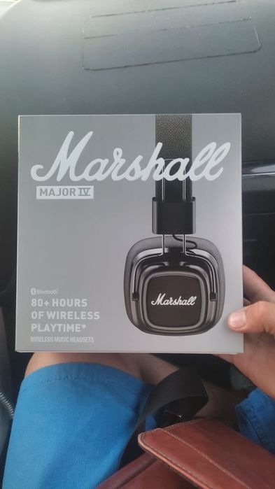 Продам наушник Маршал срочно!