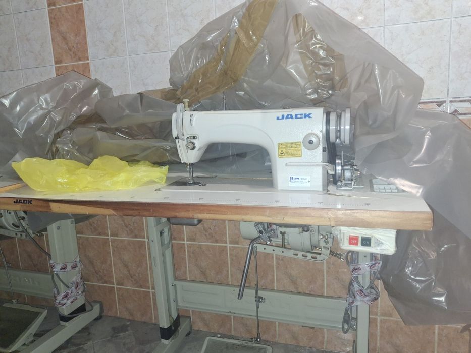 Продам две швеные машинки