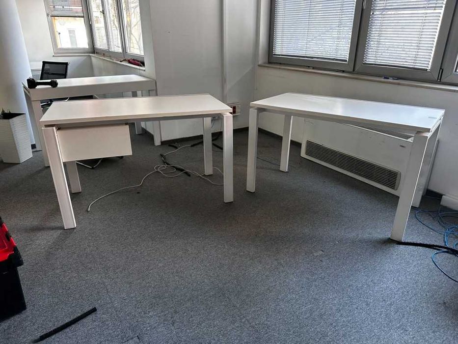 Офис бюра с метална основа + шкафове – 10 бр.