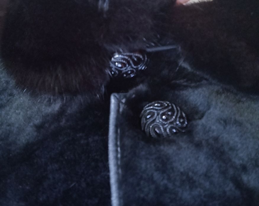 Продам мутоновую шубу