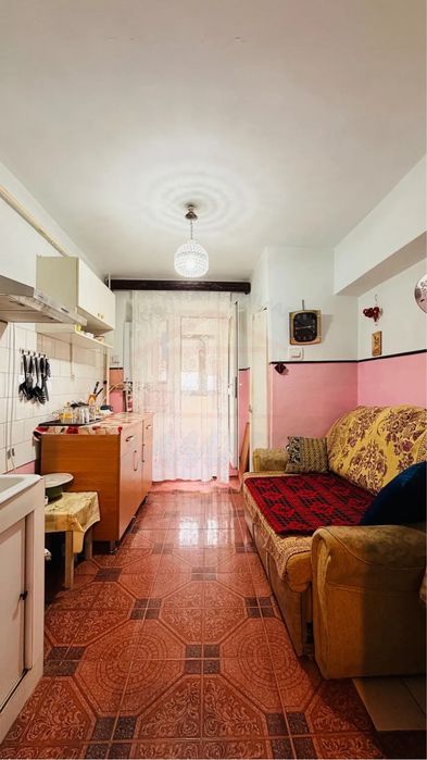 Vand apartament doua camere Galati