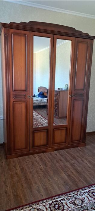 Продам спальный гарнитур