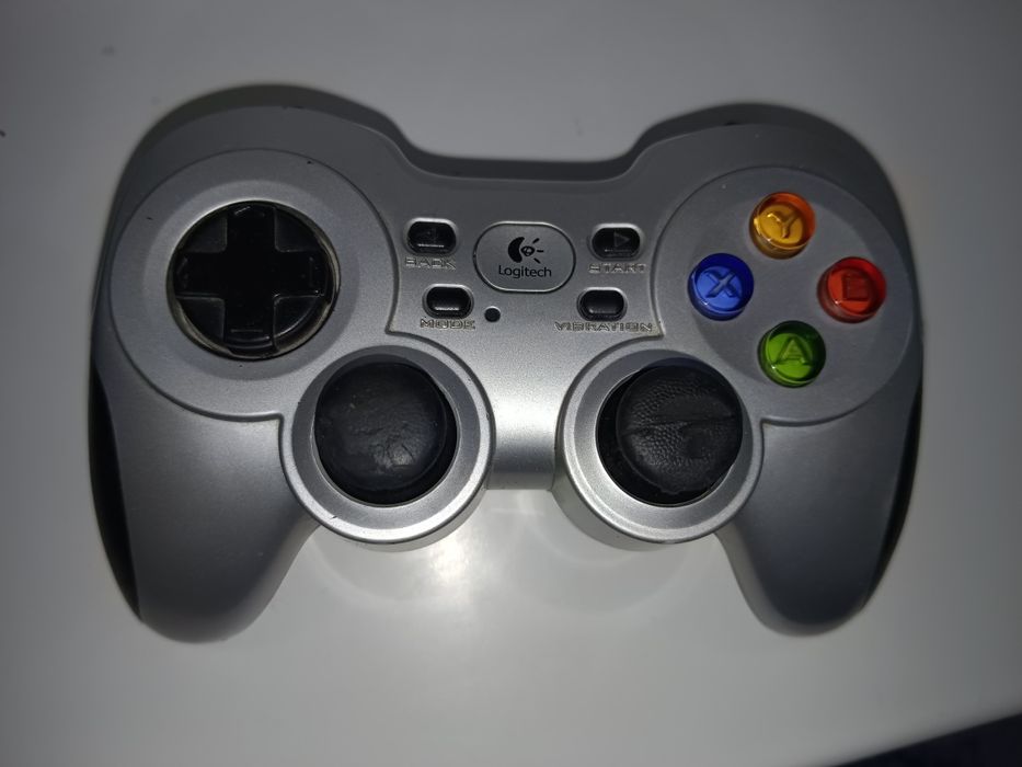 Logitech f710 геймпад джойстик