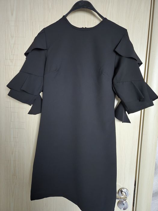 Малка черна рокля