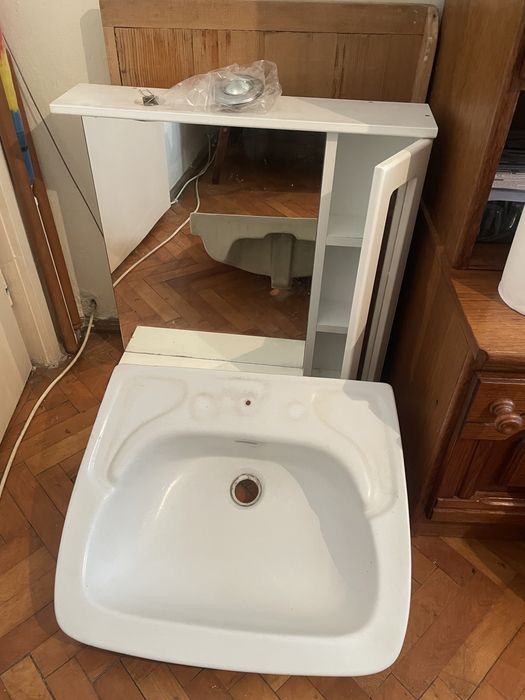De vanzare set mobilier pentru baie, chiuveta