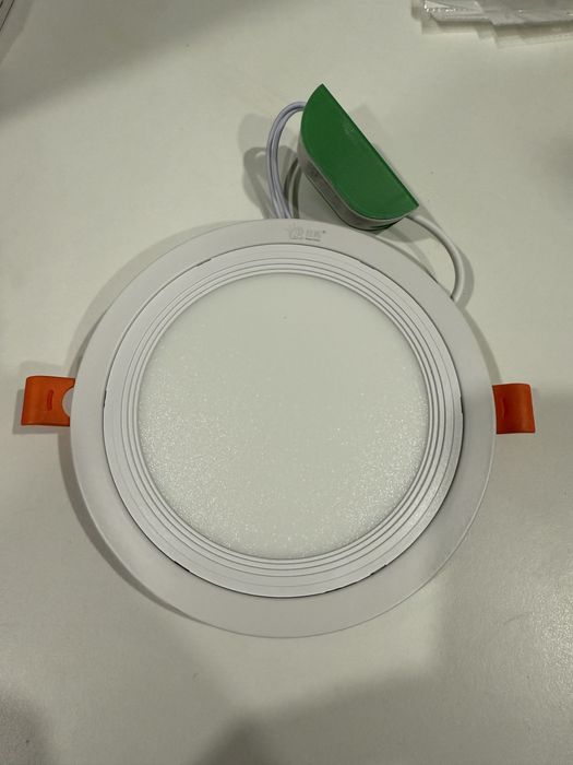 Светильник на потолок