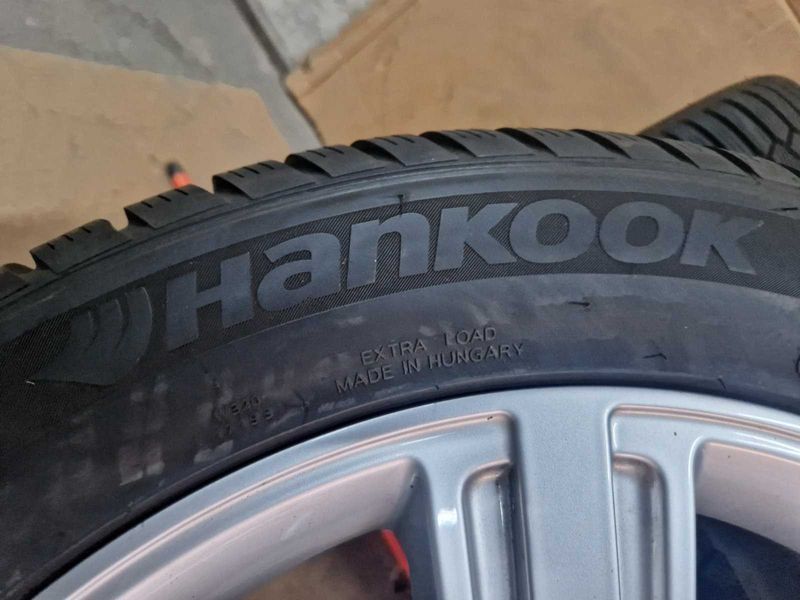 4 броя Hankook R19 235/50/ 
зимни гуми 
DOT3719