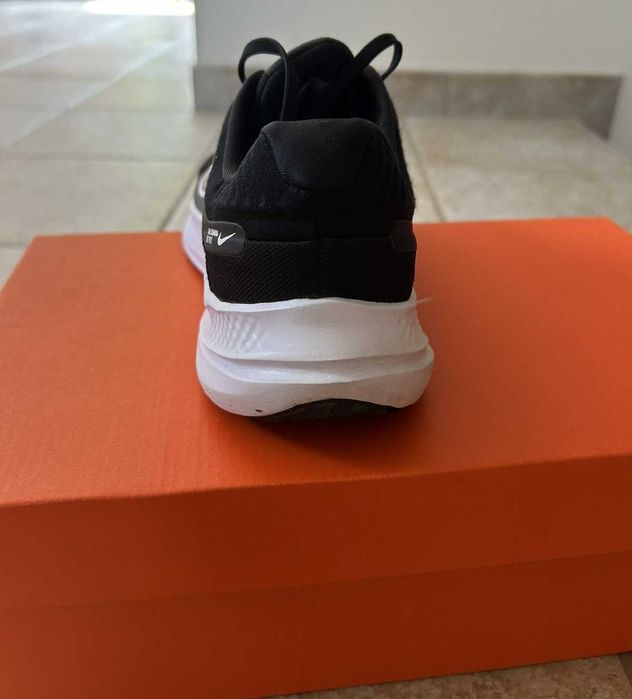 NIKE WMNS QUEST 5 40 номер