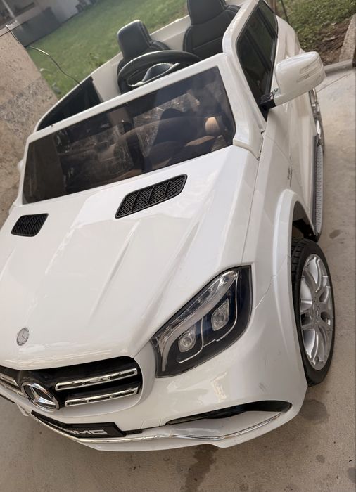 Двуместна Акумулаторна  кола mercedes AMG GLS 63