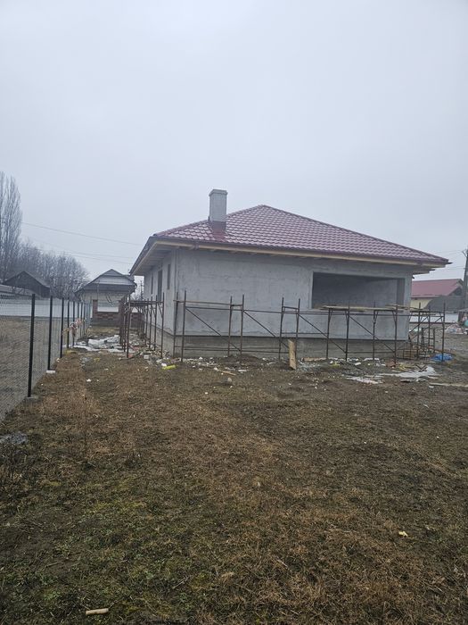 Vand casa noua , situata la 4 km de Tg.Neamt