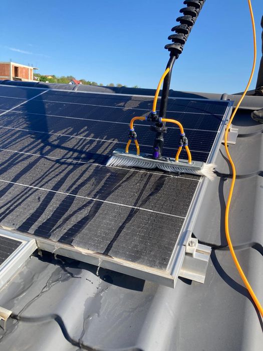 Spălare profesională panouri fotovoltaice
