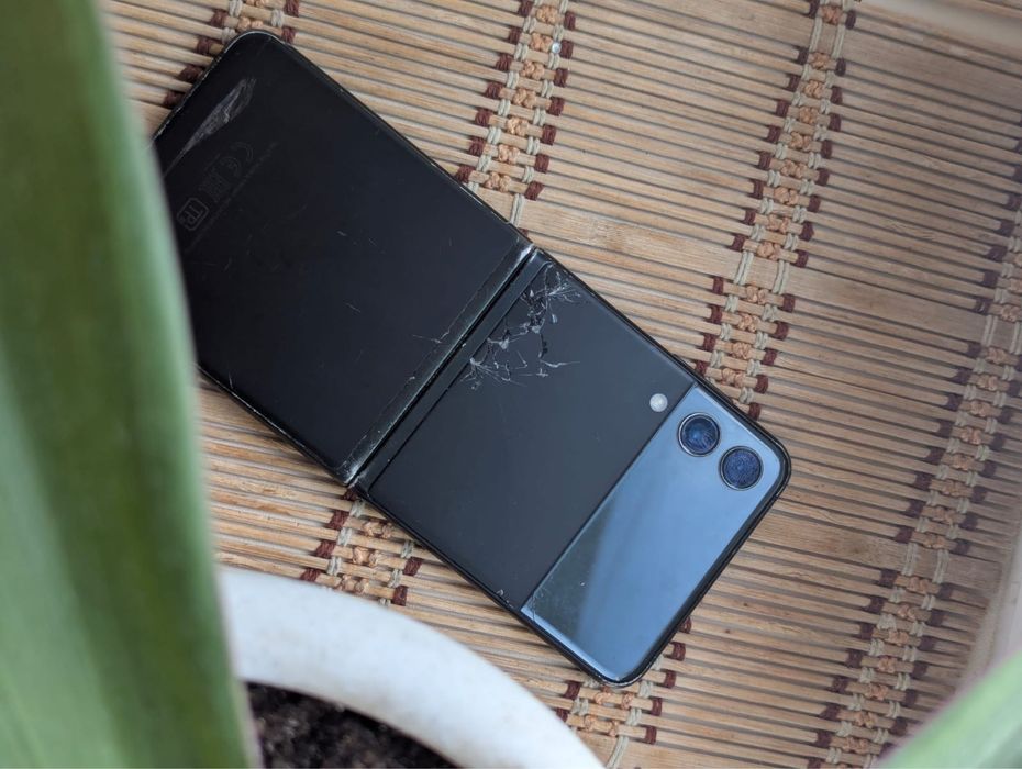 Обменяю z flip 3