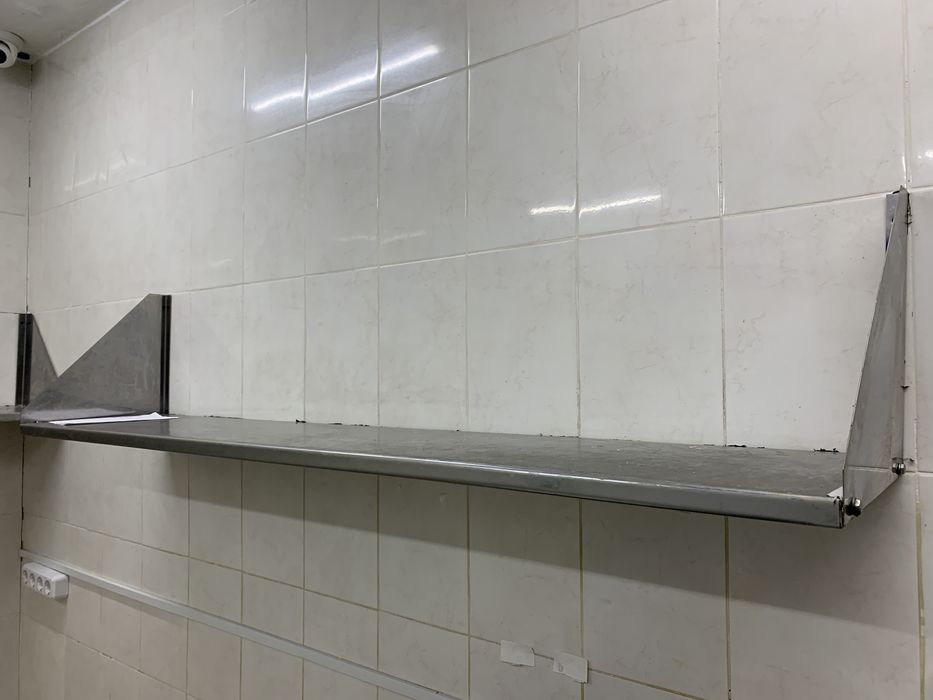 Подтоварник, полки настенные