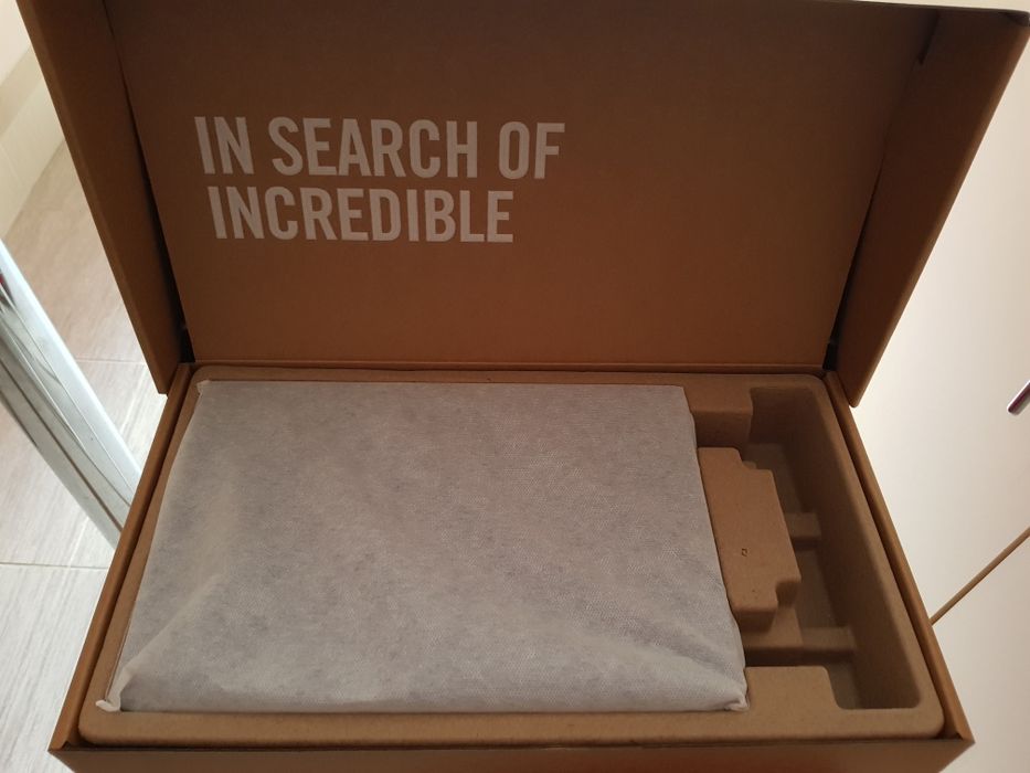 Laptop ultraportabil Asus E210MA