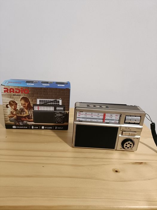 Radio cu încărcare solară