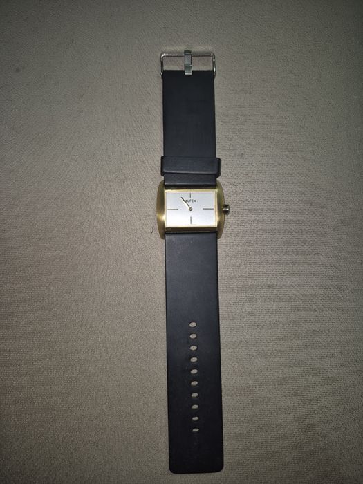 Стилен дамски часовник Alfex