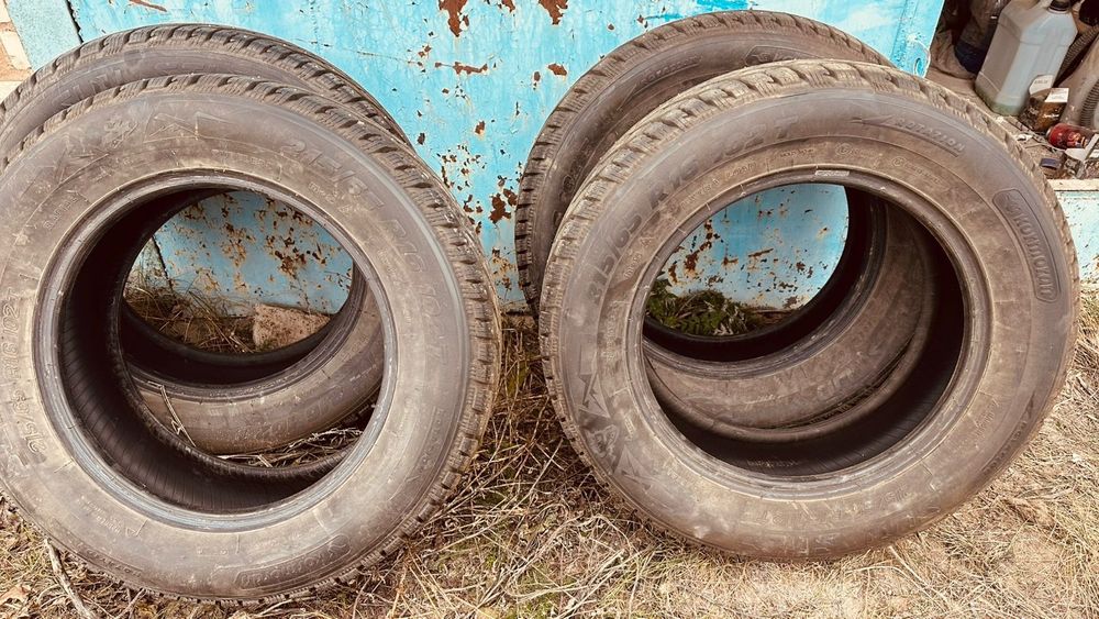 Продам шины R16 с шипами