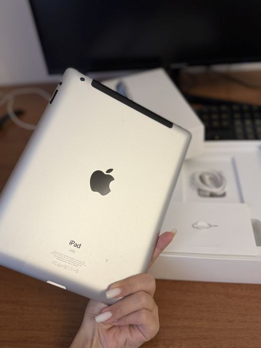 Ipad 4 поколение (Wi-Fi + Cellular)