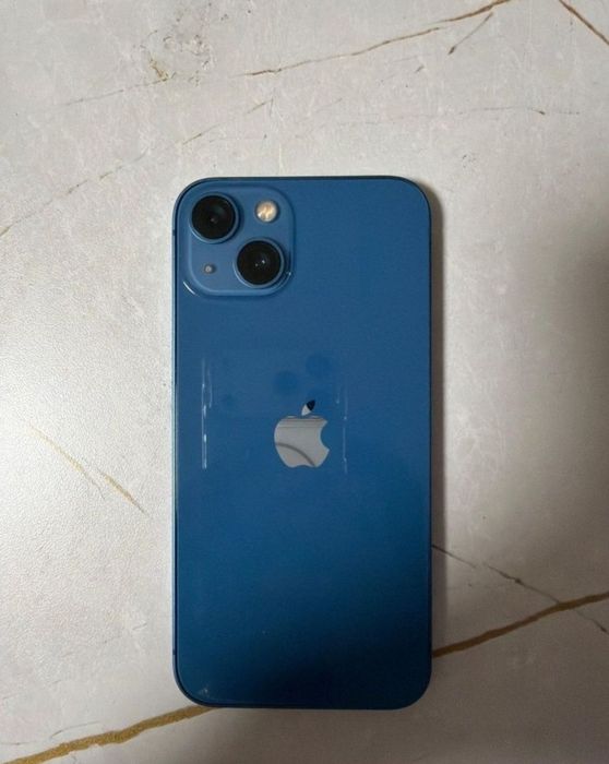 Продам iPhone 13