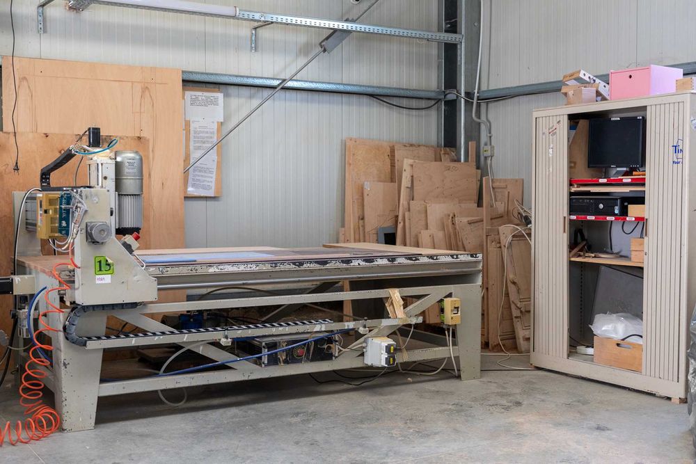 Router CNC  Masina cu comanda numerica prelucrare lemn