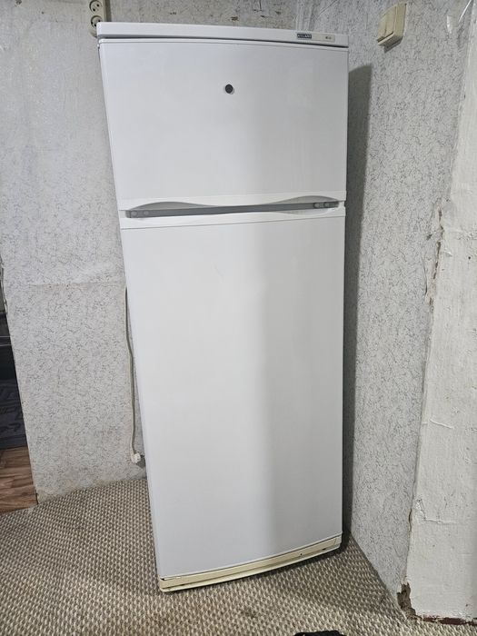 Продаю два холодильник 25000