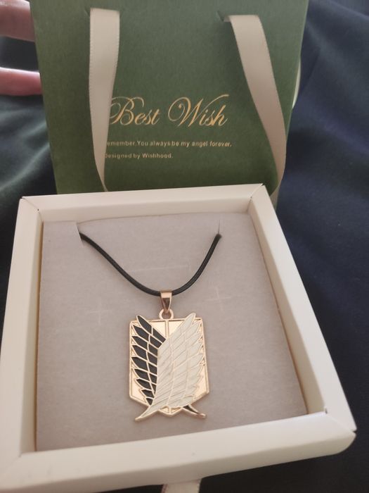 Цепочка с кулоном крылья свободы,атака Титанов