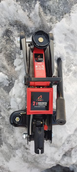Подкатной гидравлический домкрат 2 тонны