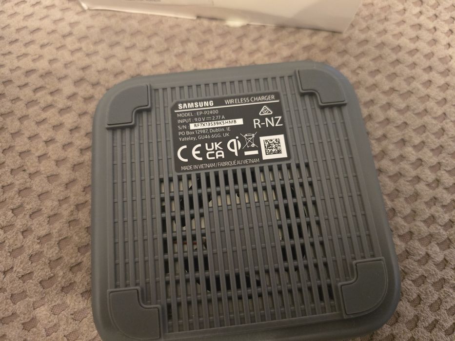 Безжично зарядно Samsung Super Fast Wireless Charger 15W