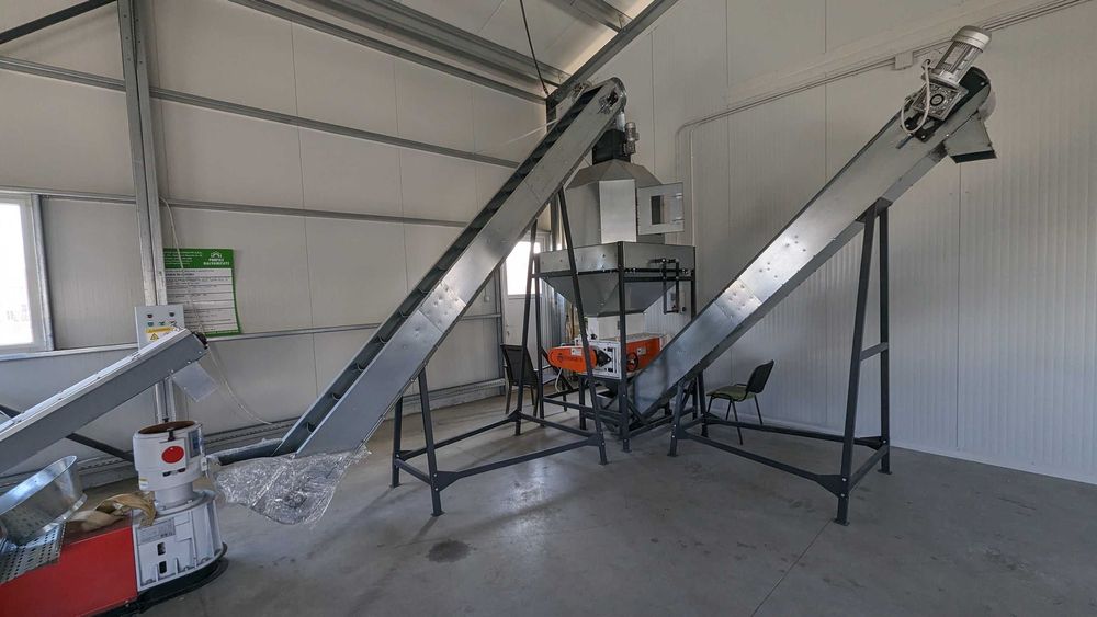 Brizurator granule cereale pentru fabricarea brizurii pentru pui