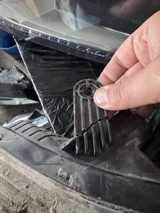 Far stanga Hyundai i20 facelift 2011-2014