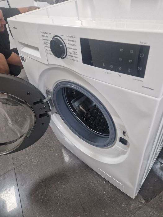 Пералня Samsung 11 кг Чисто Нова Wi Fi Smart