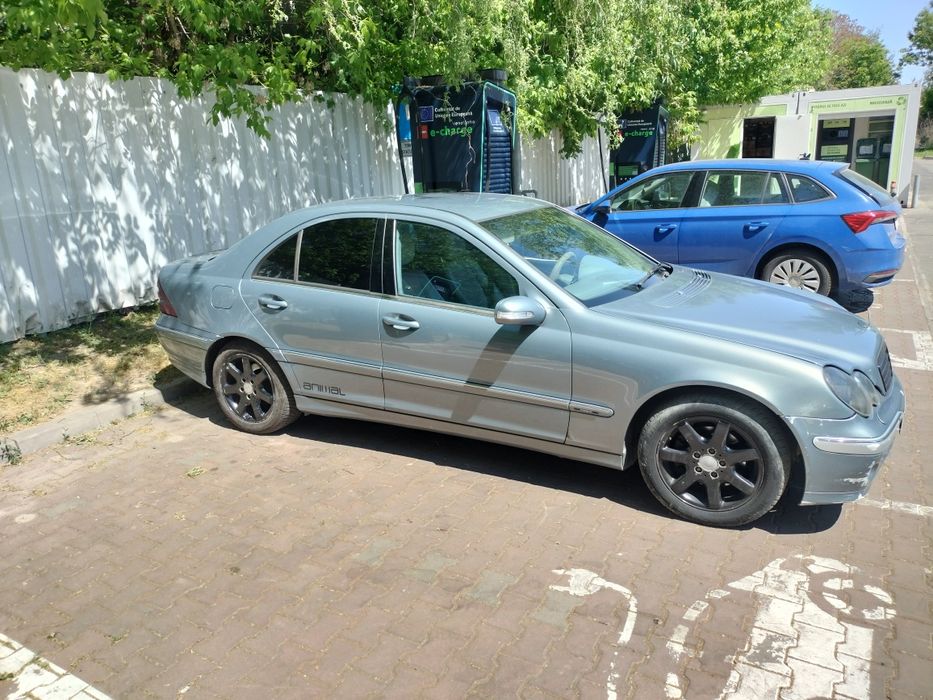 Vând Mercedes w203