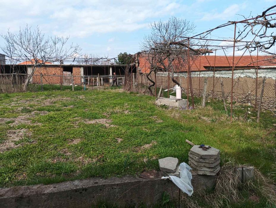 Продавам къща в с.Тополово