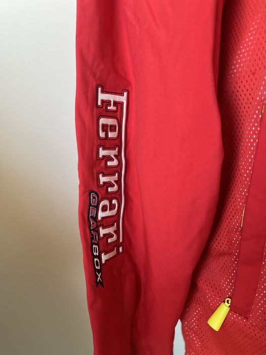 Geaca Ferrari , autentica , impecabila