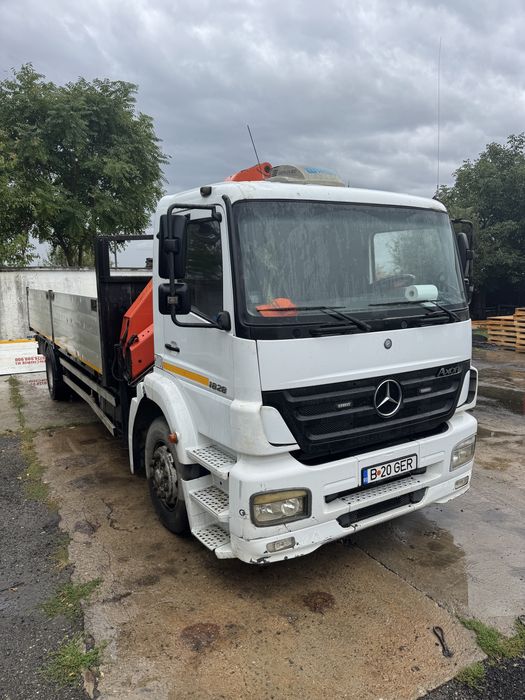 Camion cu Macara Mercedes Palfinger