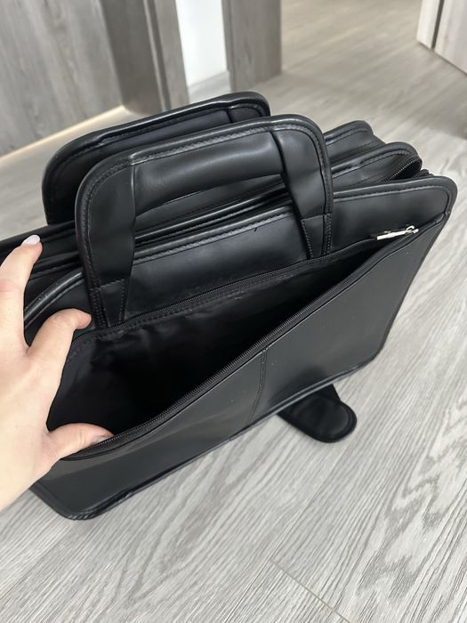 NOU!!! HP geanta piele naturala pt laptop