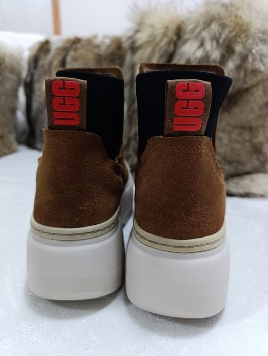 UGG  Marin Mega боти