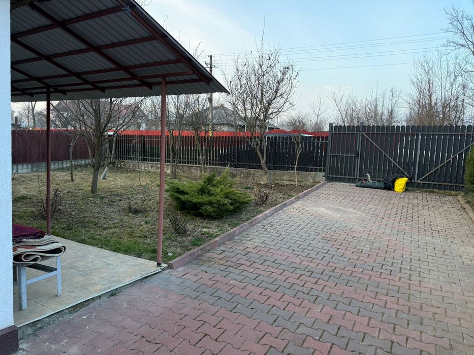 Casa de vanzare in sat Hartoape, Vanatori.