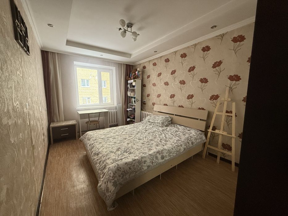 Двуспальная кровать