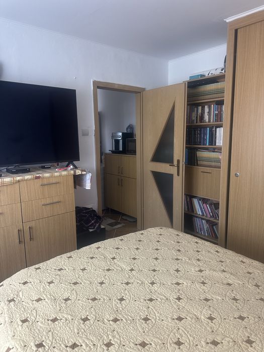 Propietar vind apartament in zona centrala compus din 3 camere cf 1