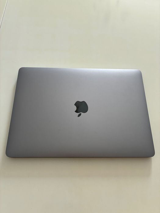 Apple Macbook Pro Touch bar  2018