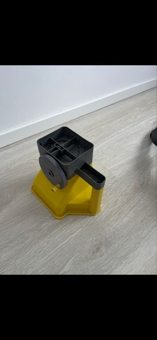 Caseta plastic galbena