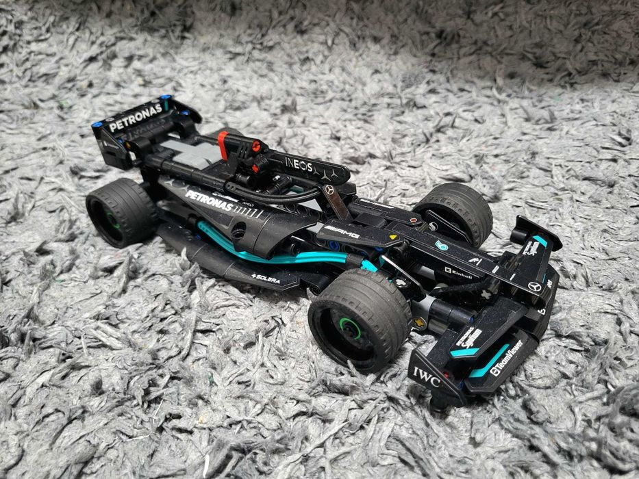 LEGO Technic - Mercedes-AMG F1 W14 E Performance Pull-Back