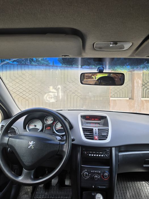 Vând PEUGEOT 207 HDI Stare foarte buna. Vopsea originală